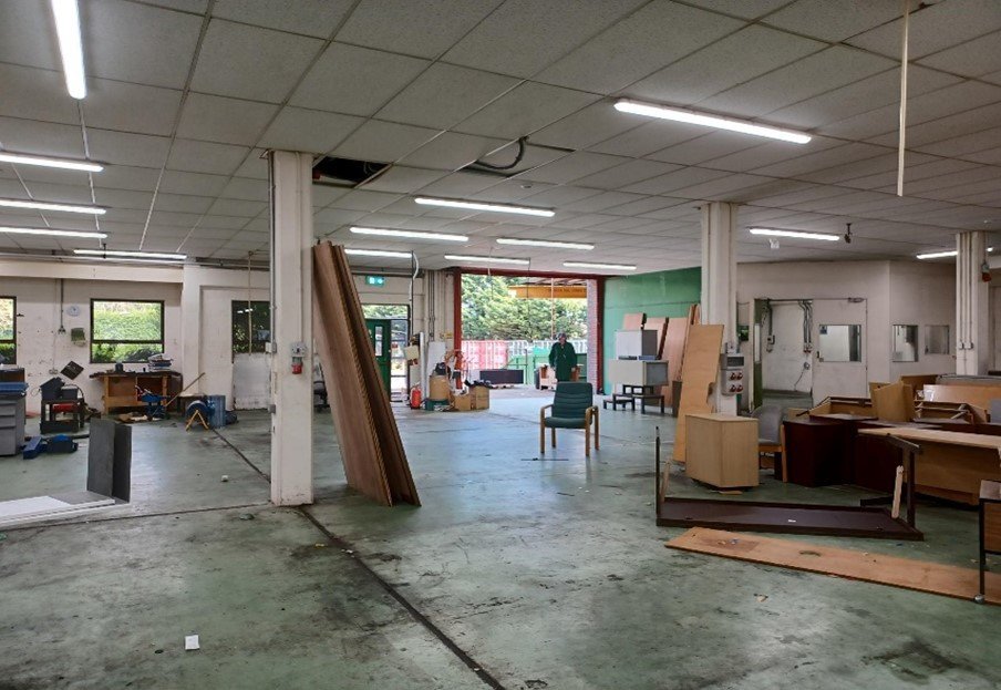 Industrial Unit in Tadworth - photo 2