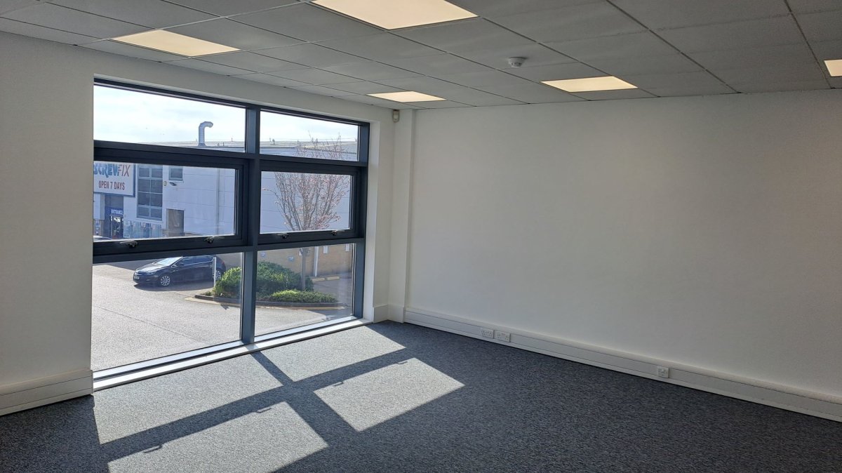 Industrial Unit in Slyfield Industrial Estate - photo 3