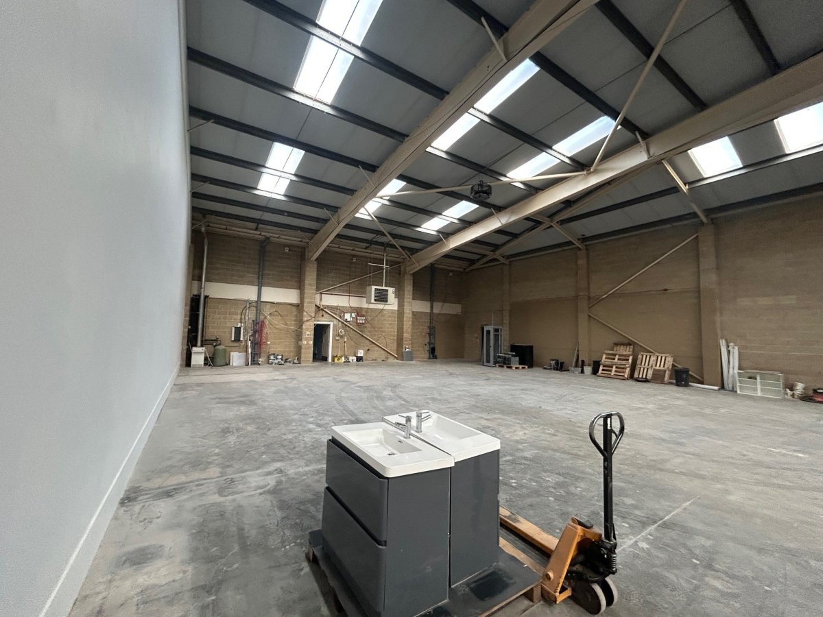 Industrial Unit in Chessington - photo 3