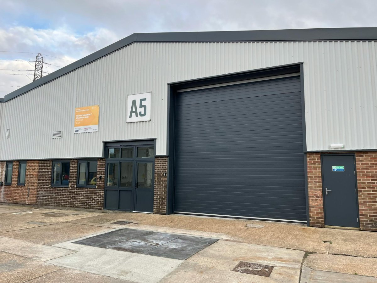 Industrial in Larkfield