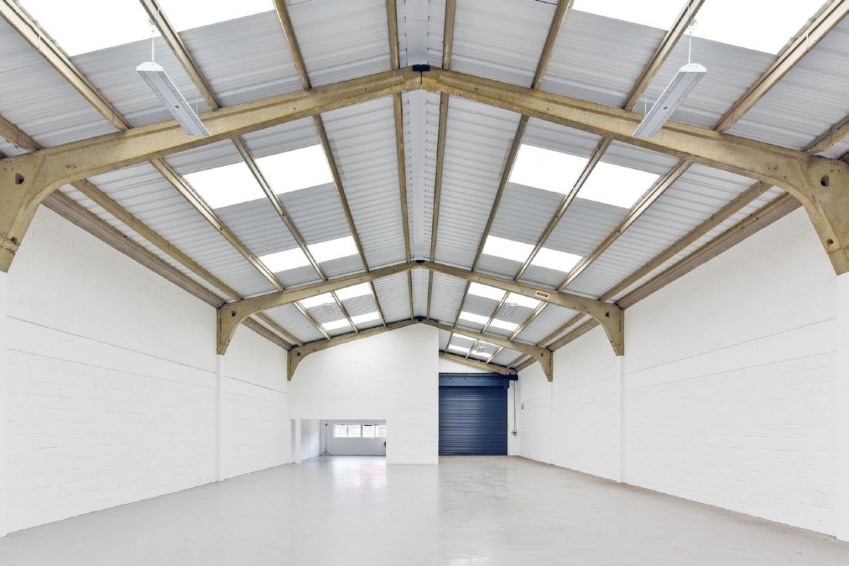 Industrial Unit in London - photo 2