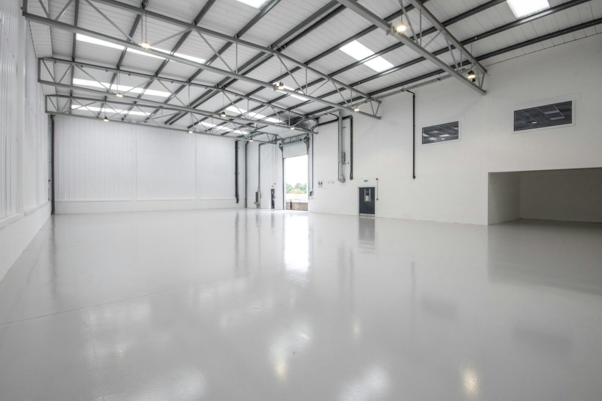 Industrial Unit in Croydon - photo 2