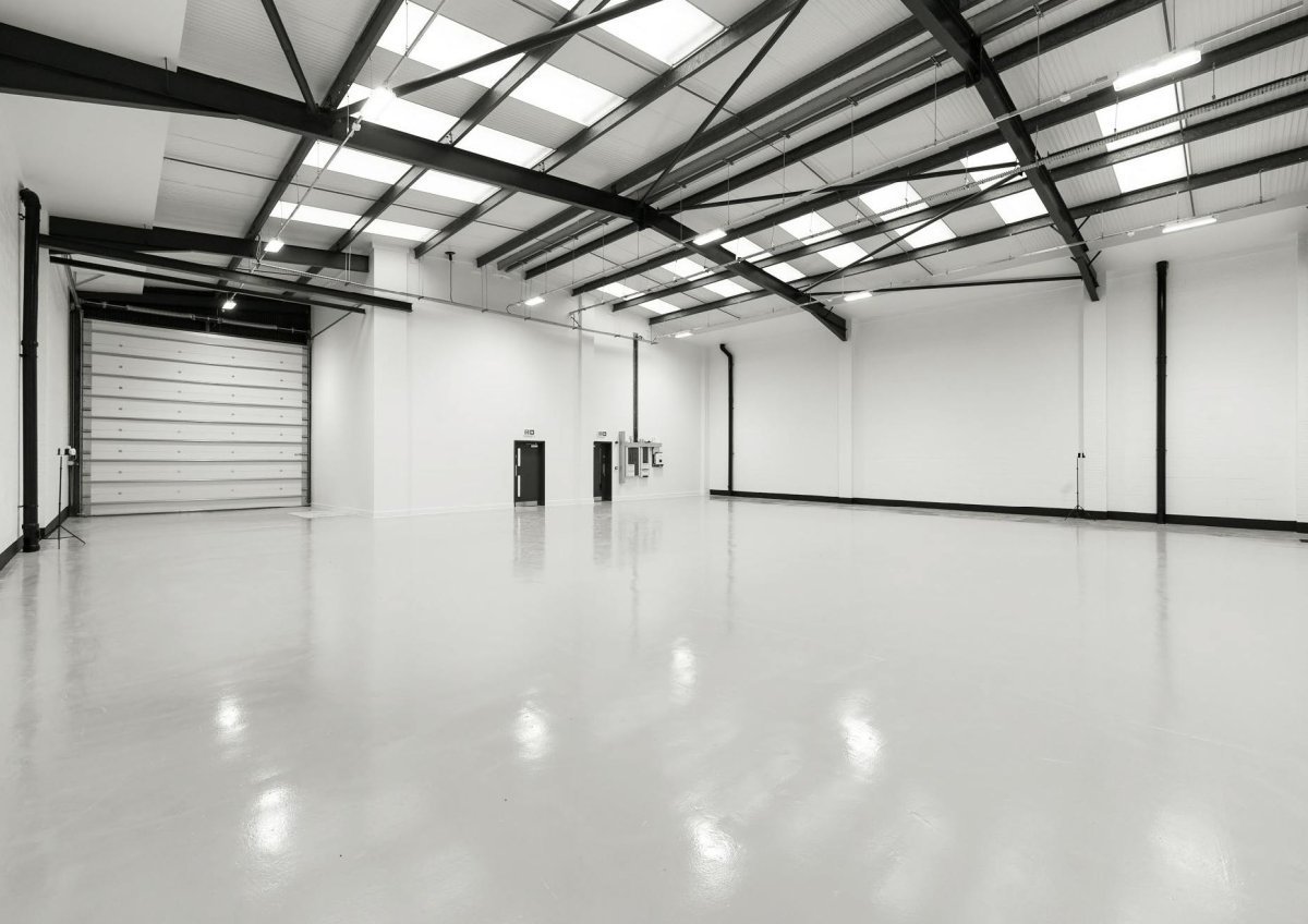 Industrial Unit in London - photo 2