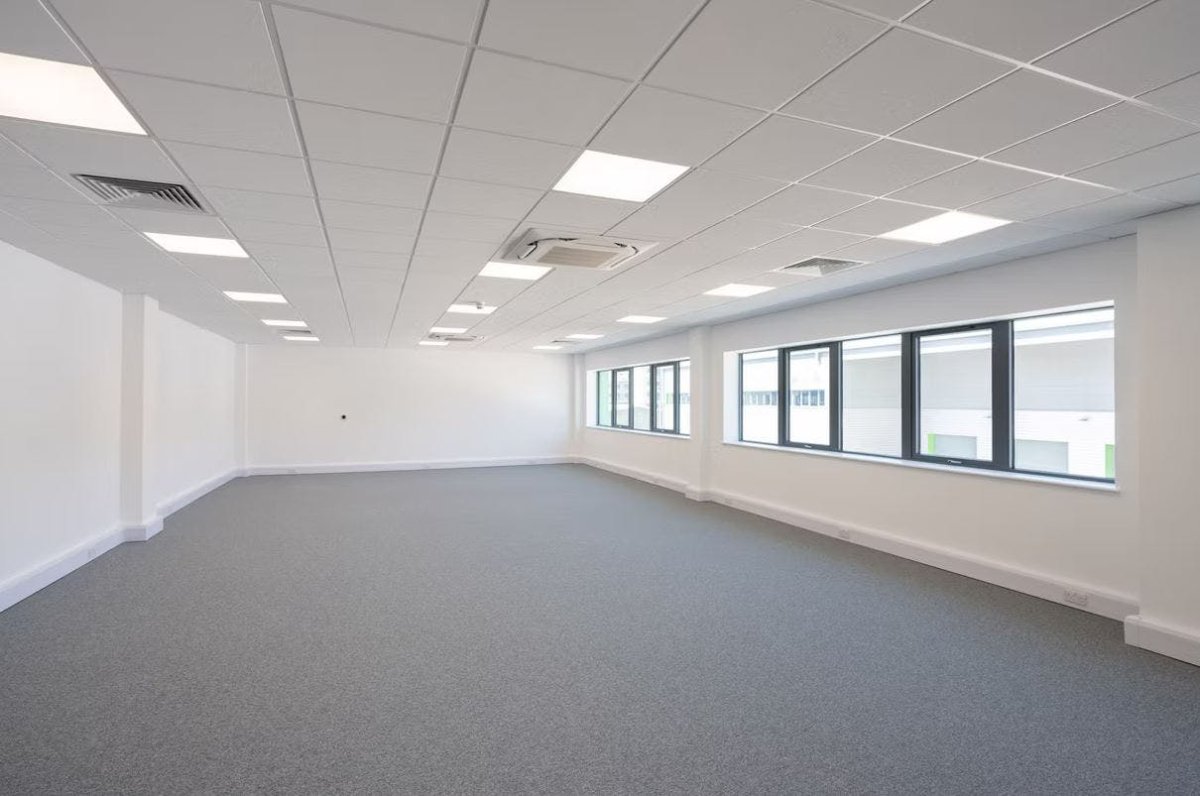 Industrial Unit in Dagenham - photo 2
