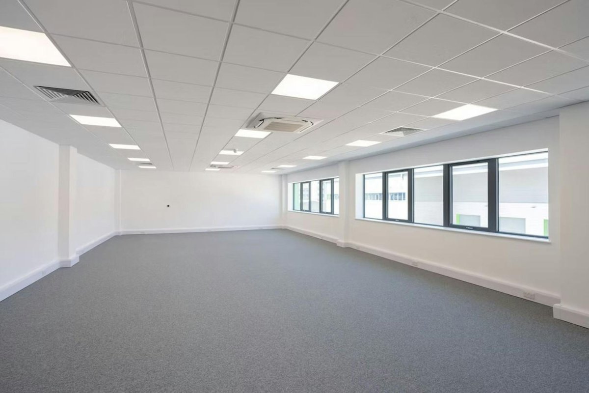 Industrial Unit in Dagenham - photo 4