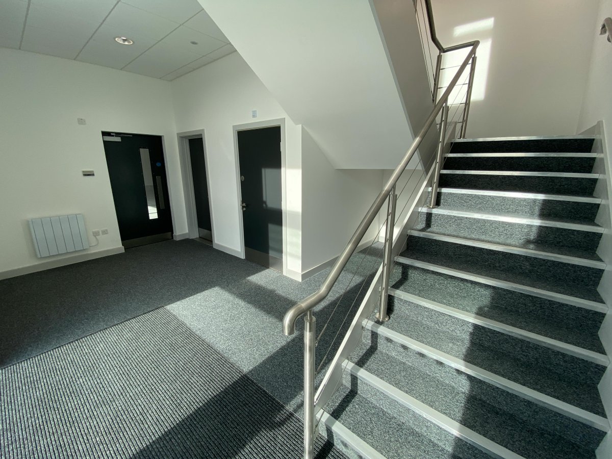 Industrial Unit in Dartford - photo 3