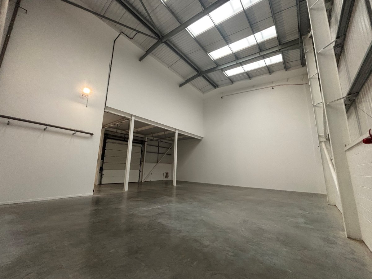 Industrial Unit in Bracknell - photo 2