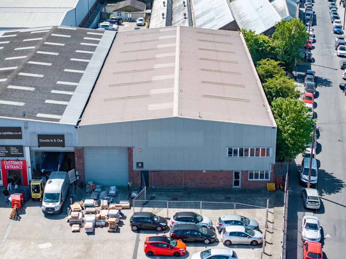 Industrial Unit in Croydon - photo 2