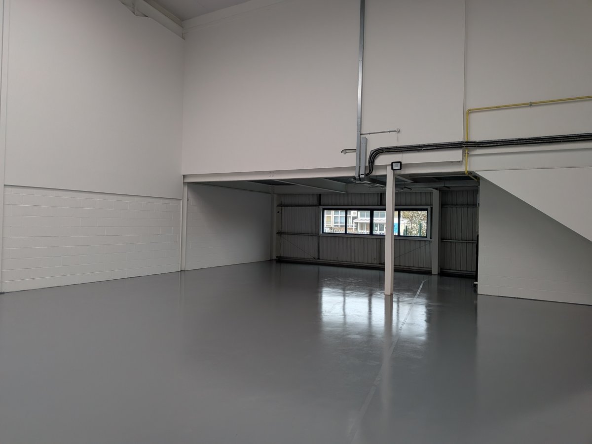 Industrial Unit in Belvedere - photo 2
