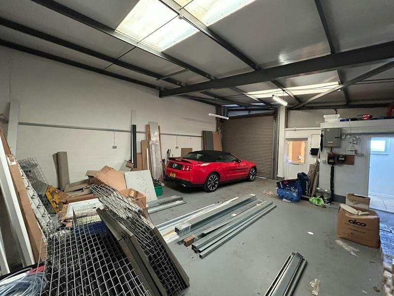 Industrial Unit in Bournemouth - photo 2