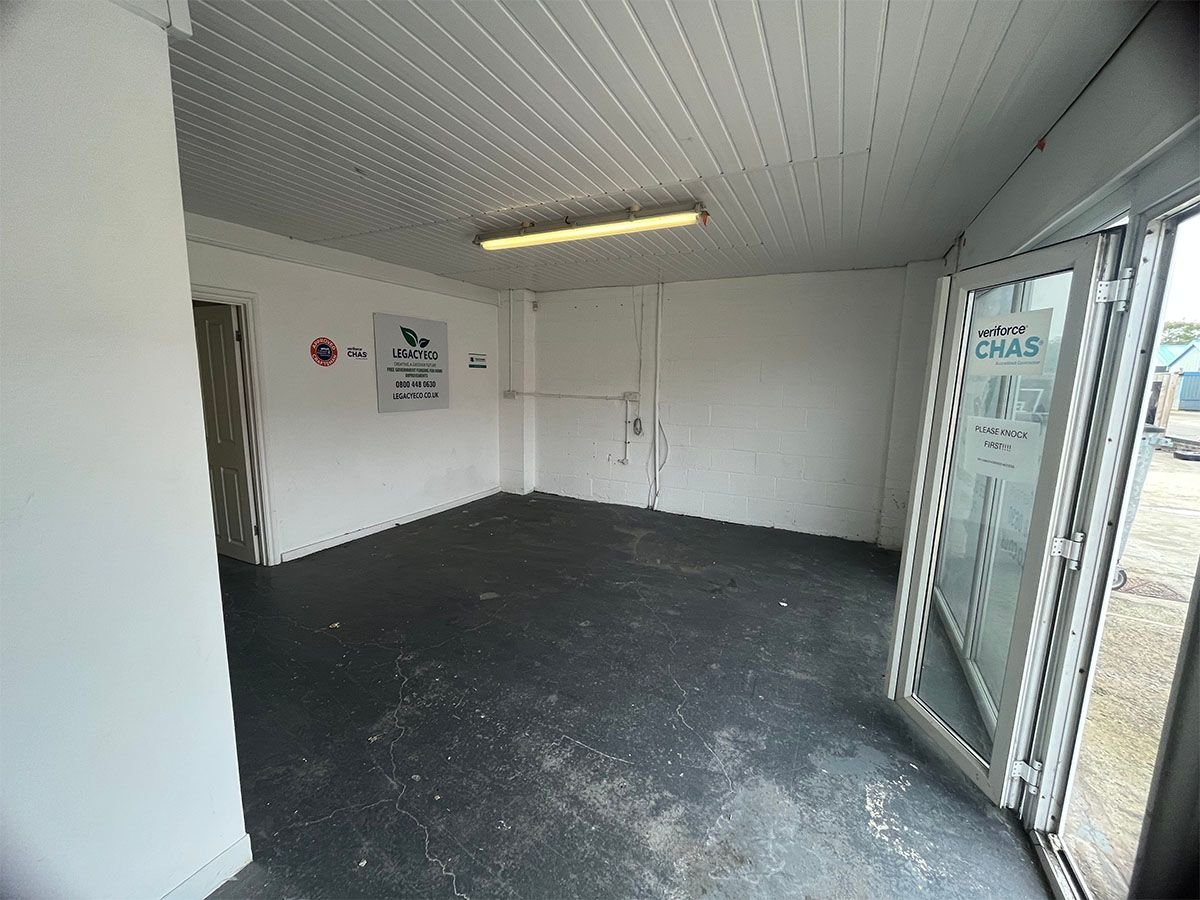 Industrial Unit in Liverpool - photo 3