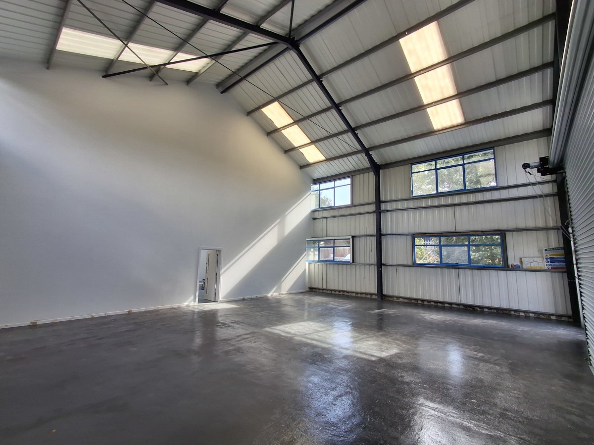 Industrial Unit in South Croydon - photo 3