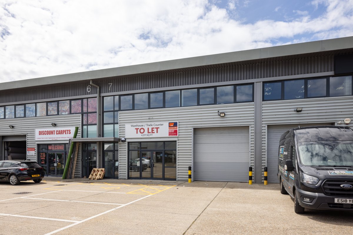Industrial Unit in Croydon - photo 2