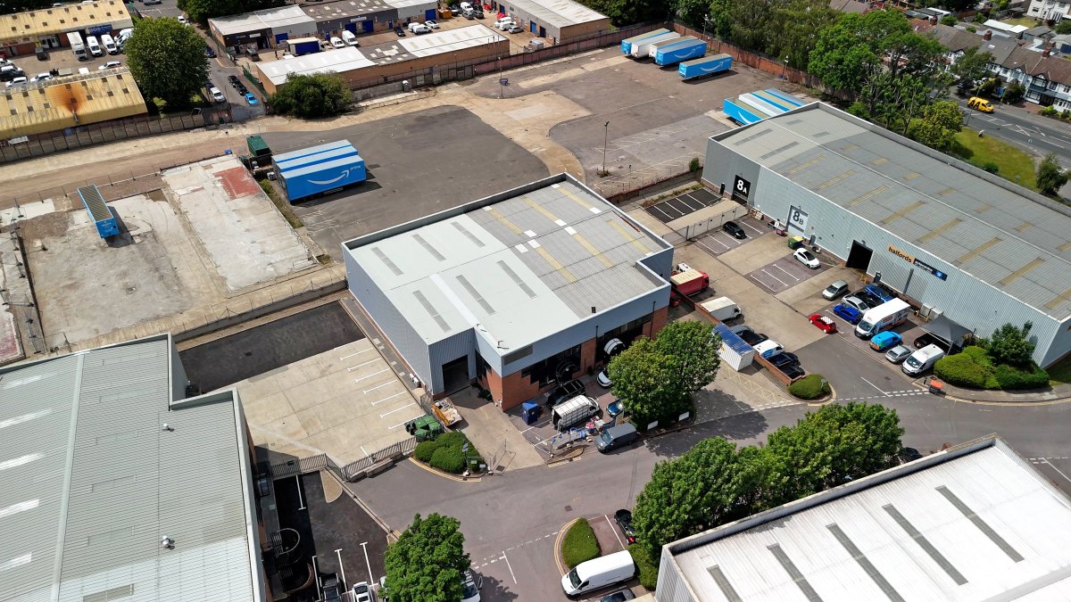 Industrial Unit in Croydon - photo 4
