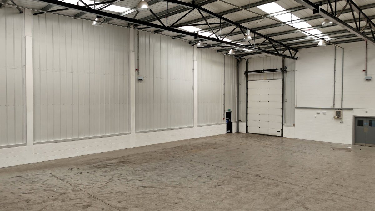 Industrial Unit in Croydon - photo 2