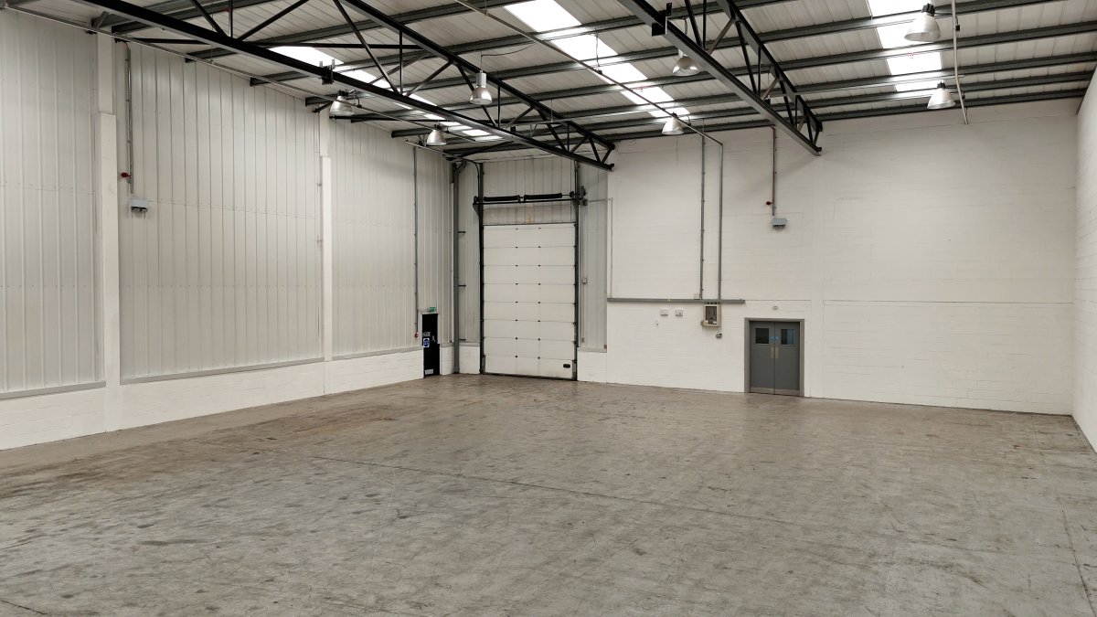 Industrial Unit in Croydon - photo 3