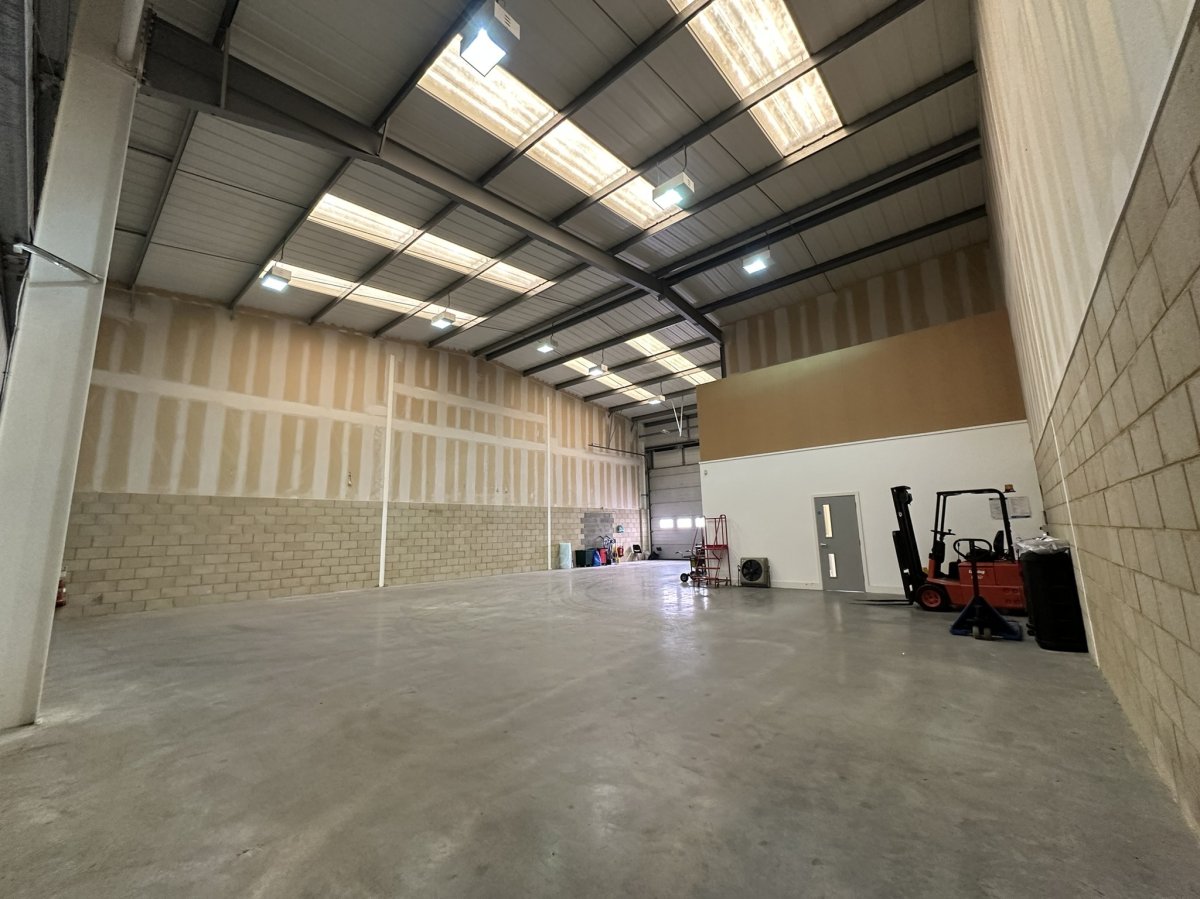 Industrial Unit in Eastbourne - photo 3