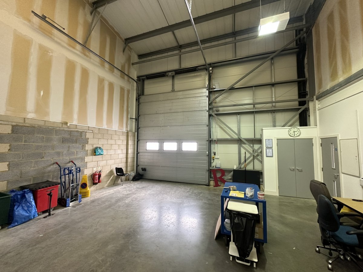 Industrial Unit in Eastbourne - photo 4