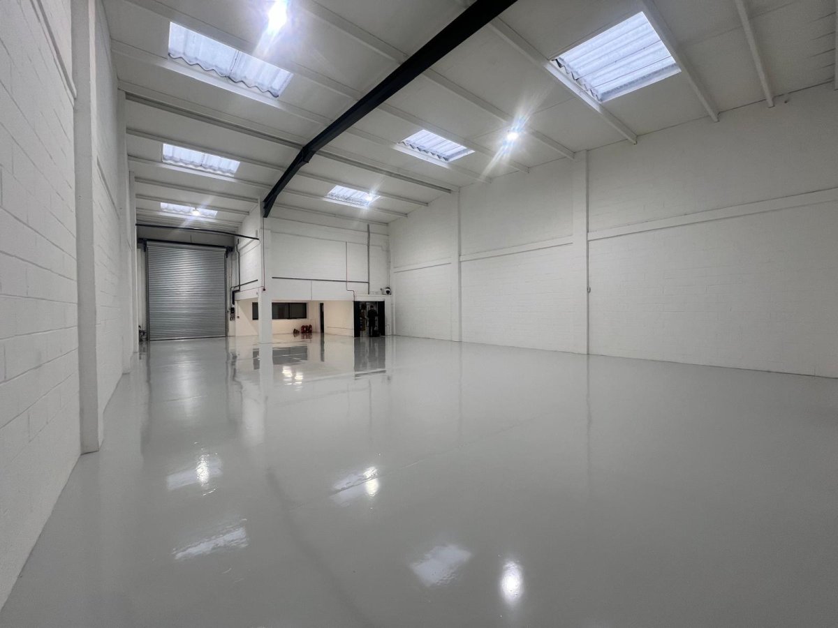 Industrial Unit in Croydon - photo 2