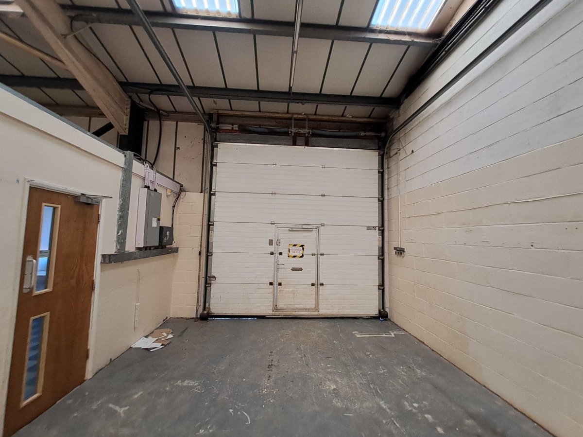 Industrial Unit in Roborough - photo 3