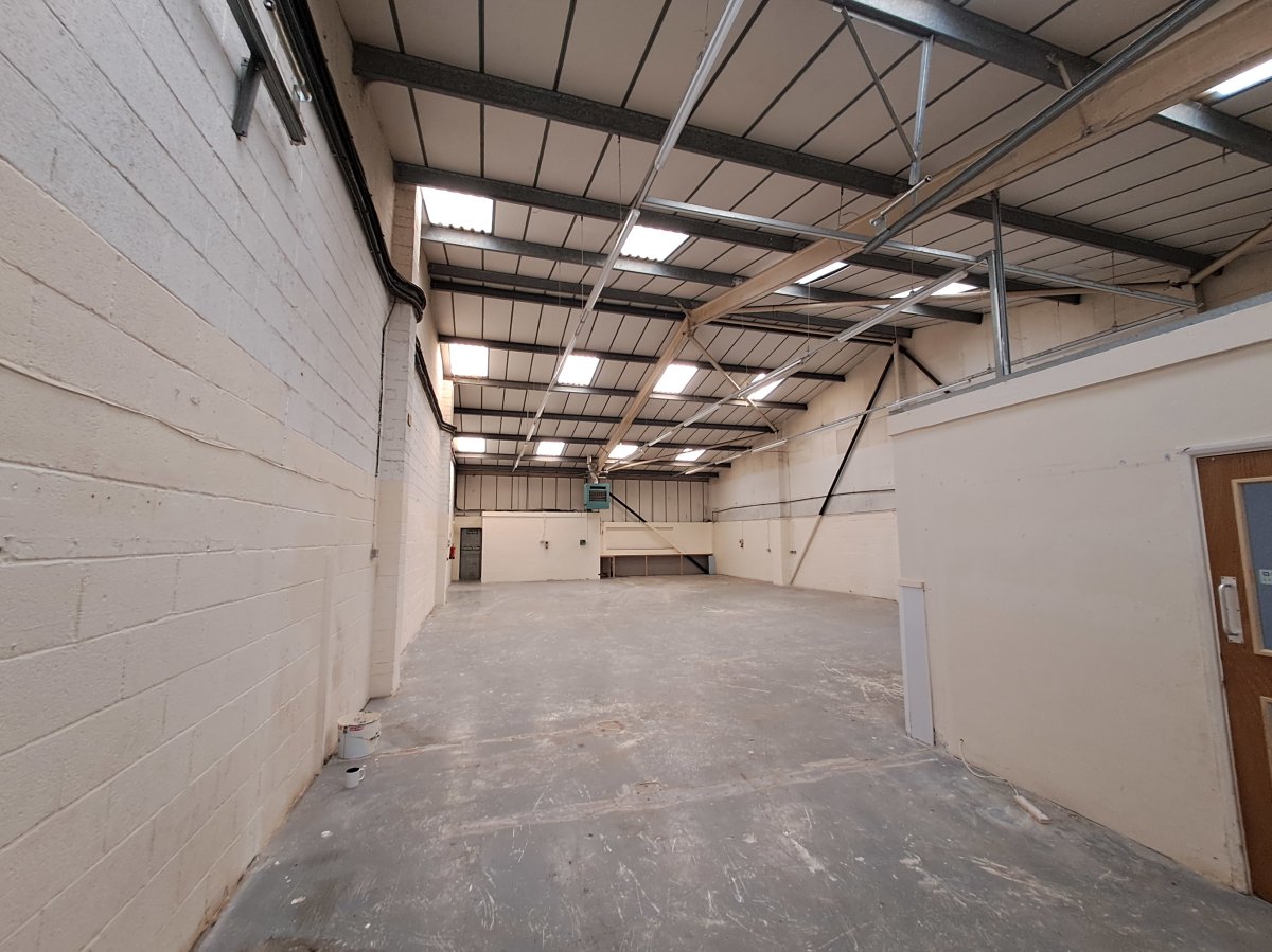 Industrial Unit in Roborough - photo 4