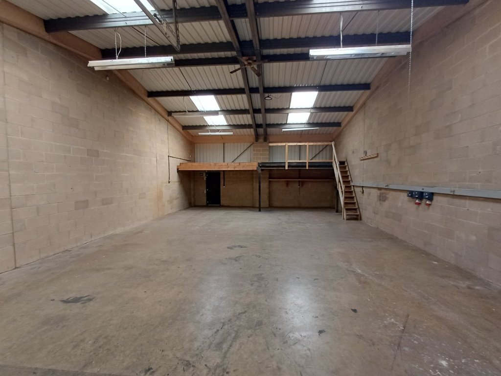 Industrial Unit in Corby - photo 2