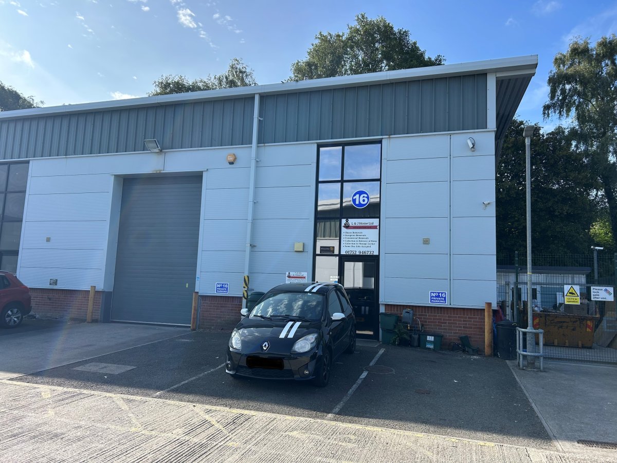 Industrial Unit in Plymouth - photo 2