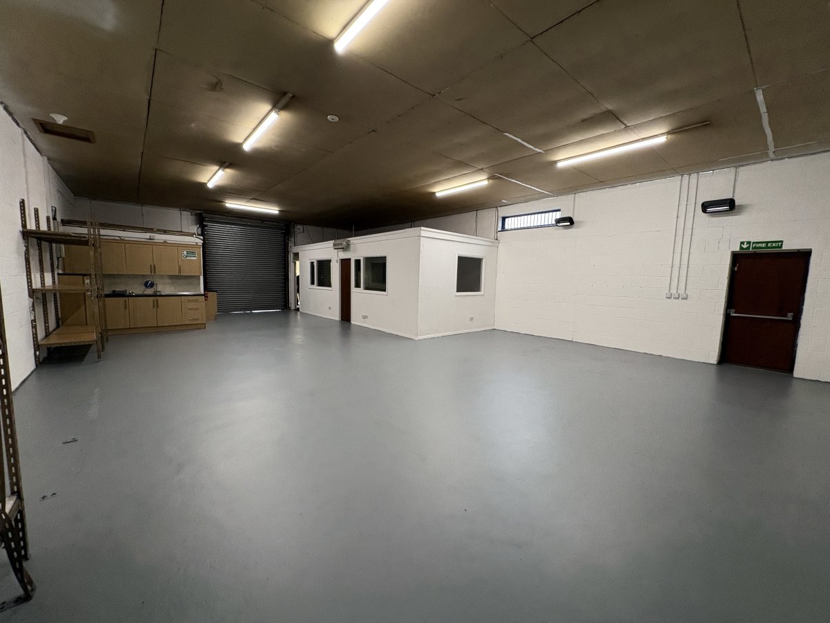 Industrial Unit in Quarry Hill Industrial Estate - photo 3