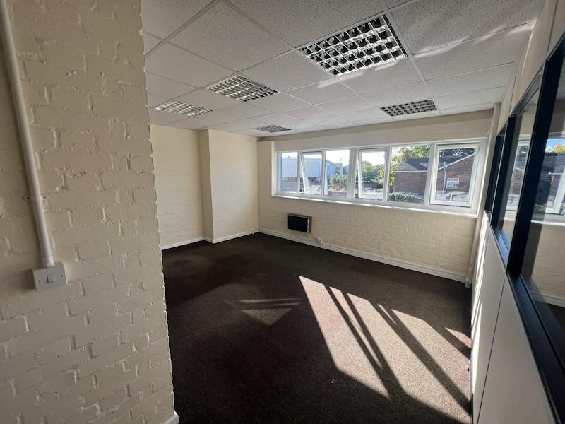 Industrial Unit in Havant - photo 4