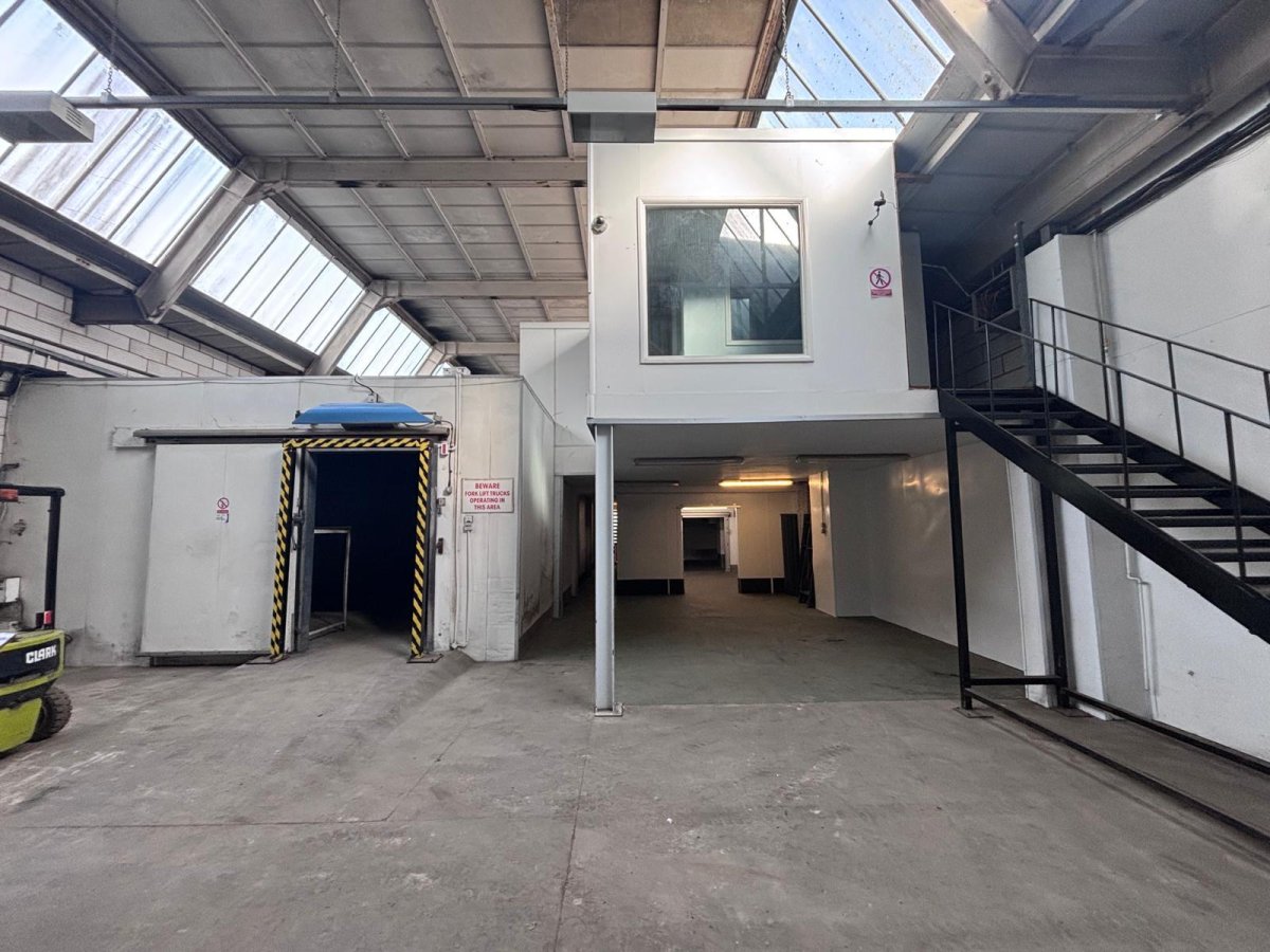 Industrial Unit in Hitchin - photo 2