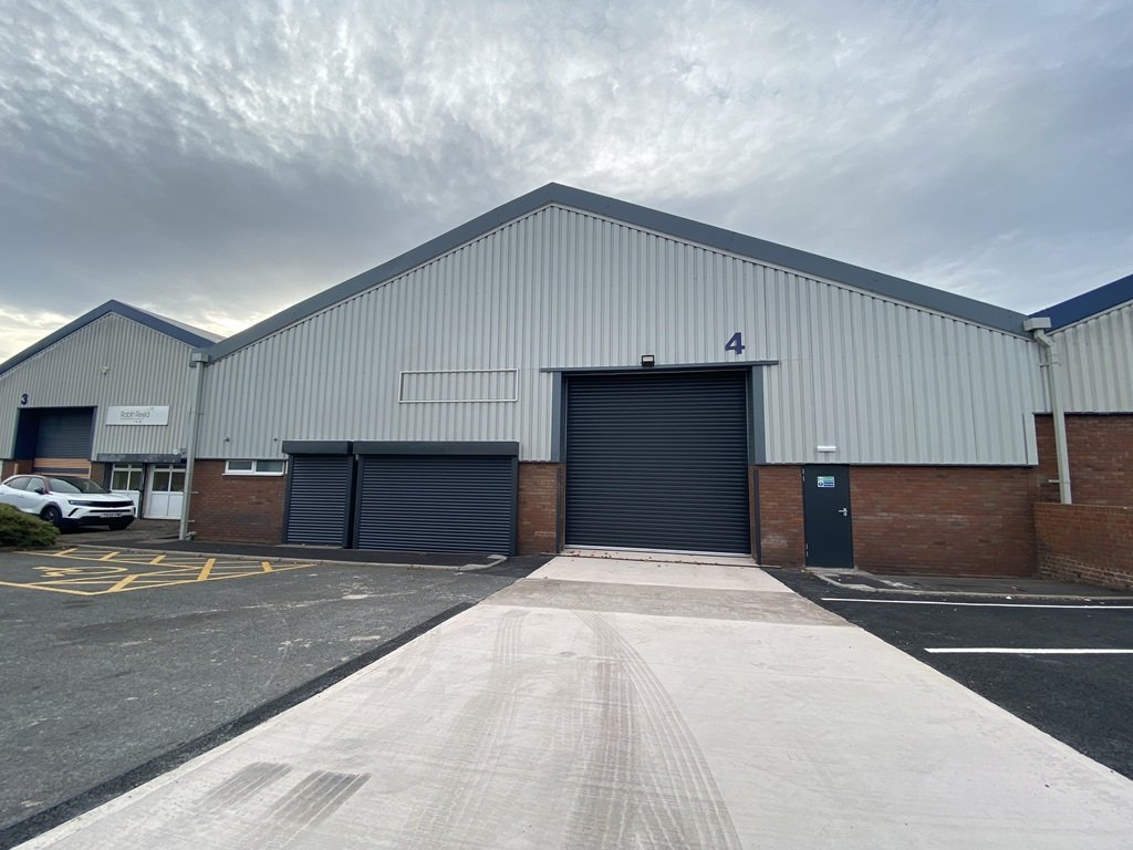 Industrial Unit in West Bromwich - photo 2