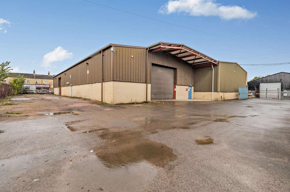 Industrial Unit to let Castleford WF10 5PX,1500sq ft Boxpod