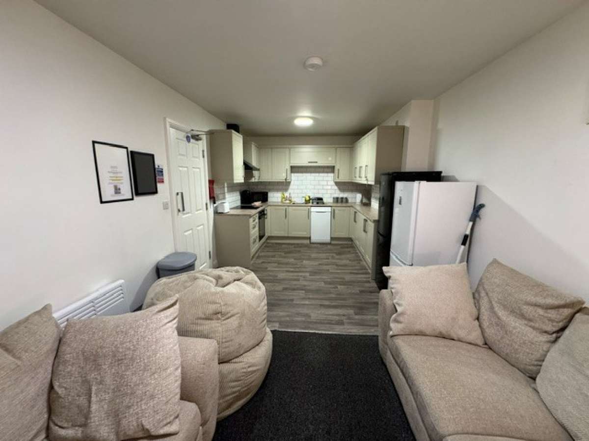 Investment in Burton On Trent - photo 4