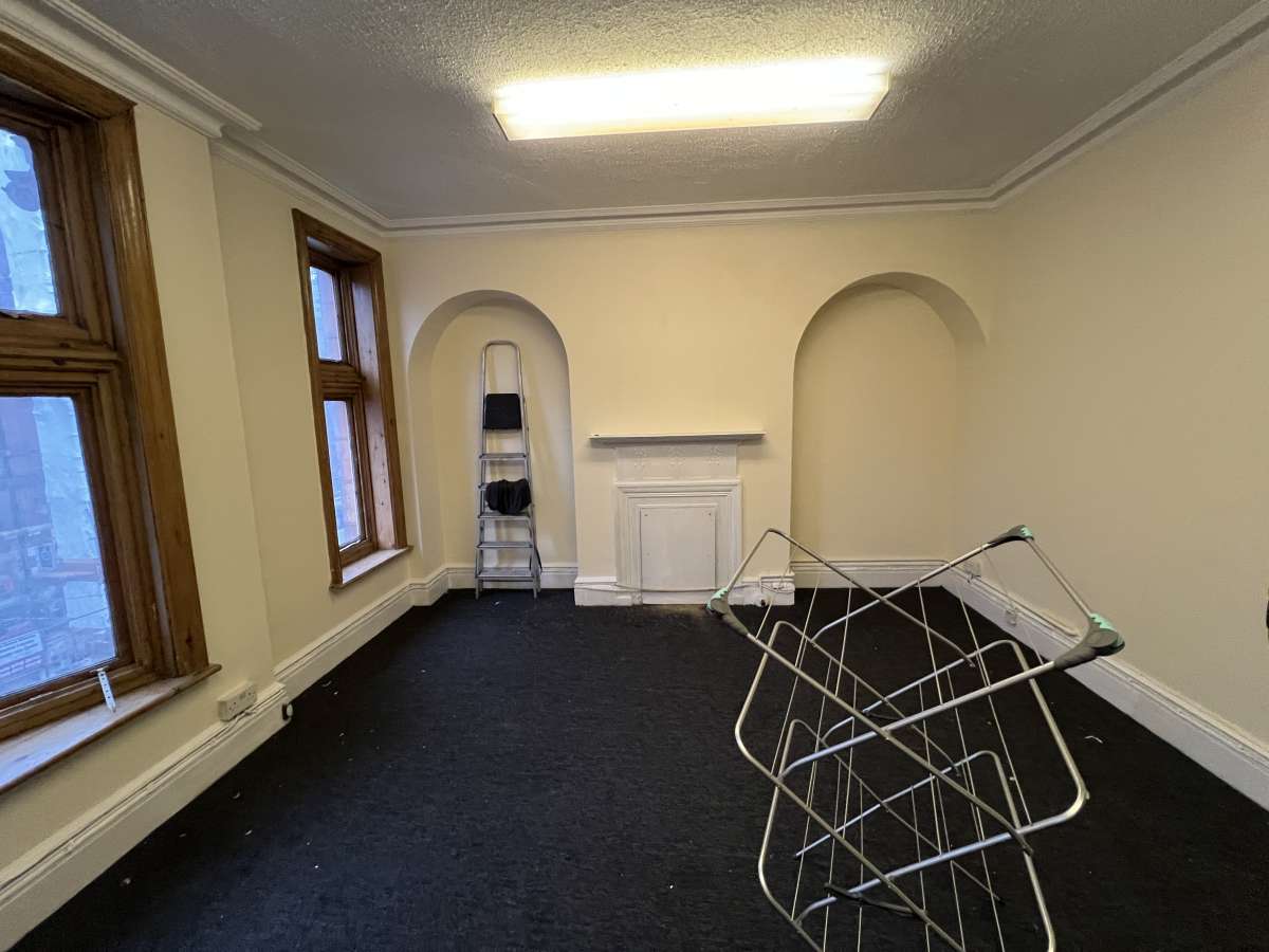 Investment in Croydon - photo 3