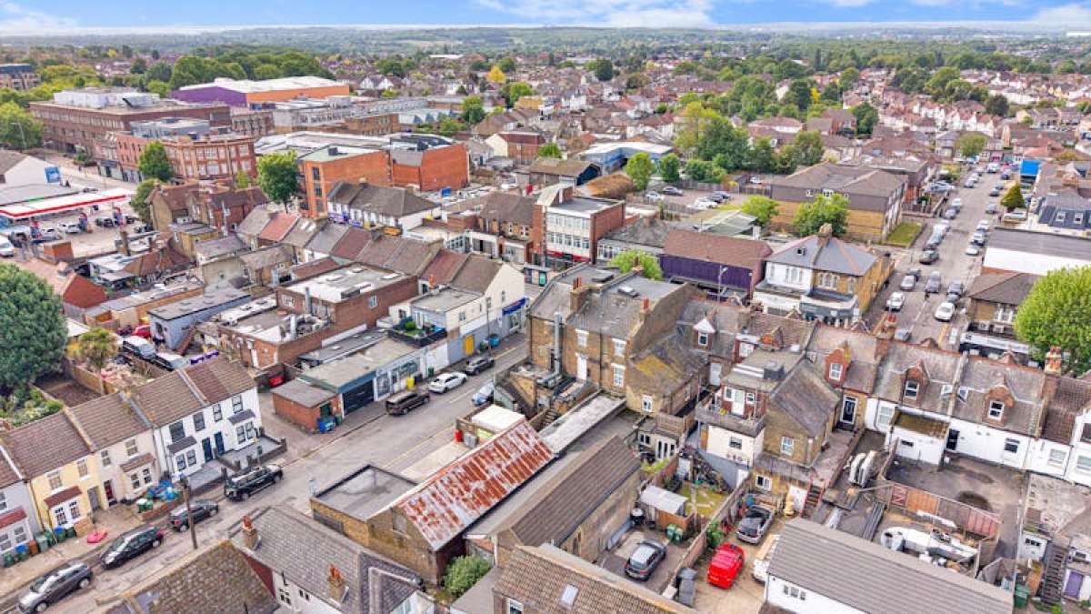 Investment in Bexleyheath - photo 3