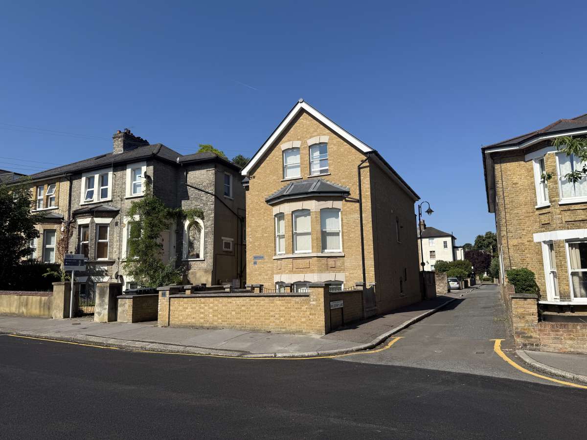 Investment in Croydon - photo 2
