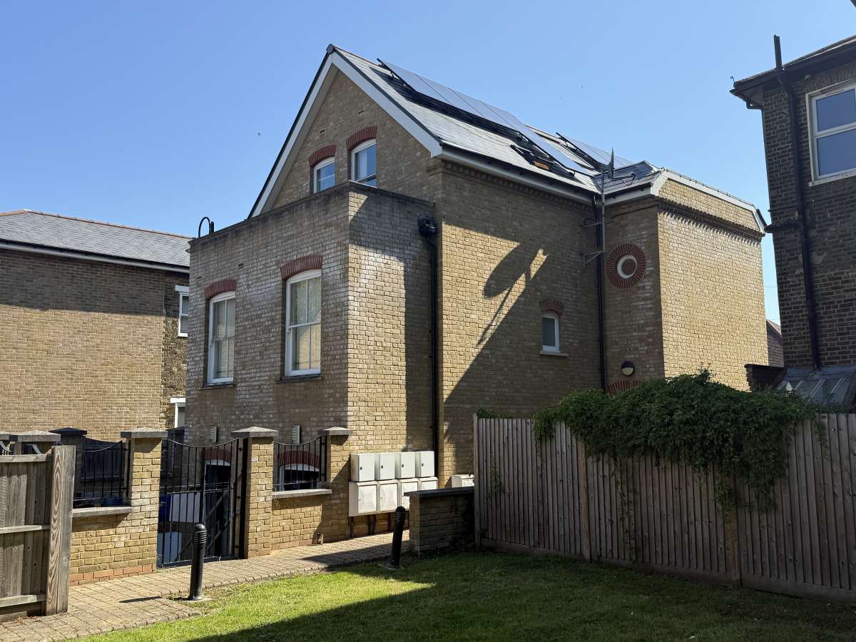 Investment in Croydon - photo 3
