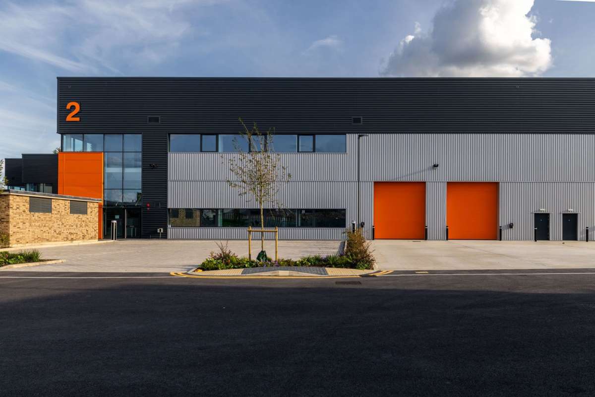 Industrial Unit in Woodford Green - photo 3