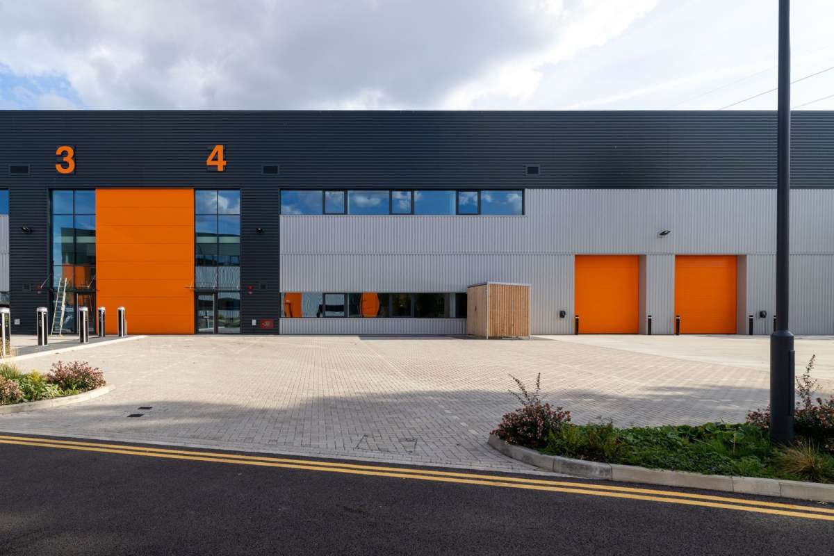 Industrial Unit in Woodford Green - photo 4