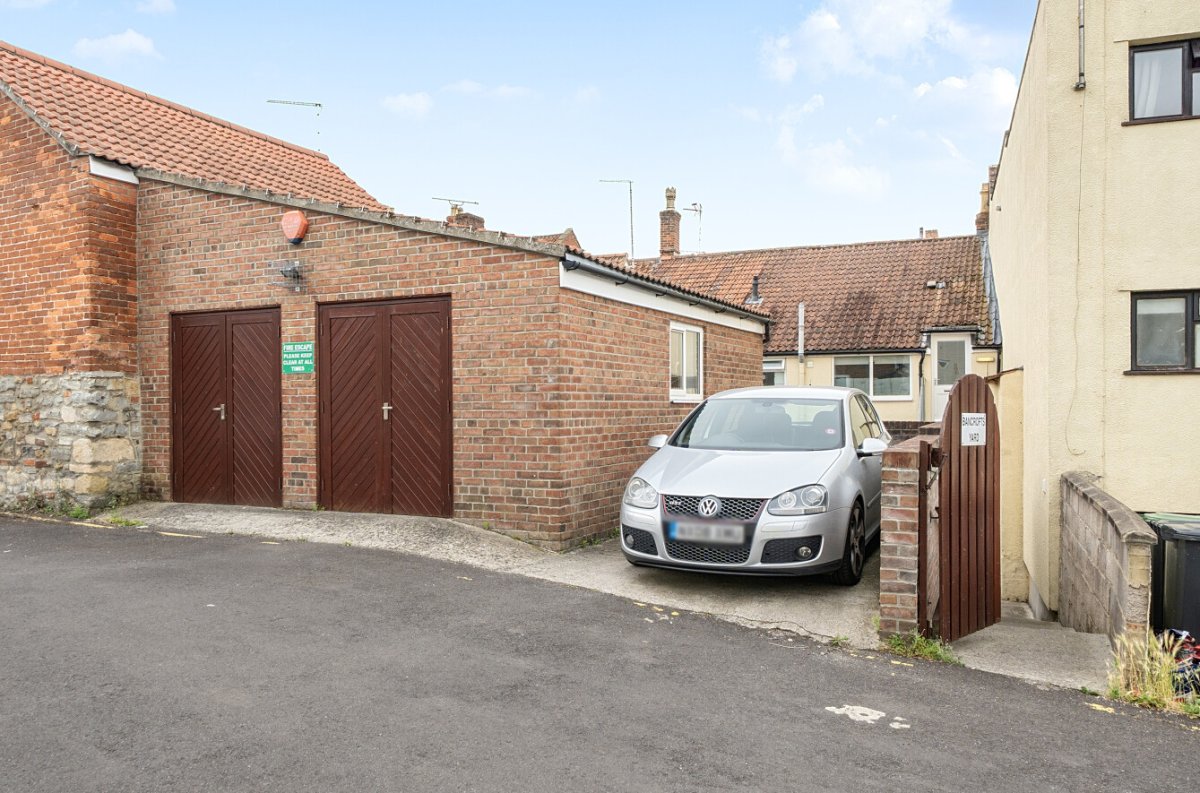 Investment in Glastonbury - photo 3