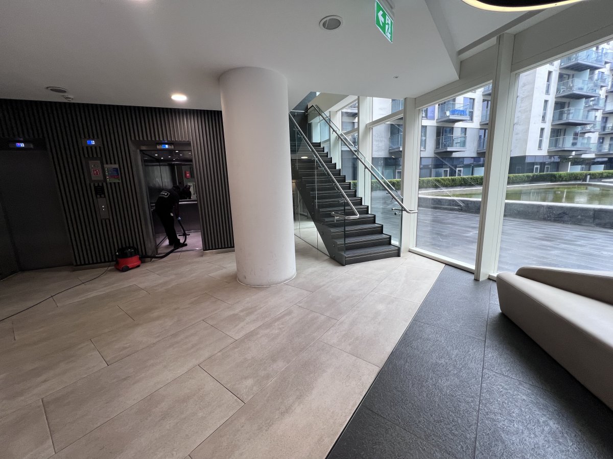 Investment in Croydon - photo 2