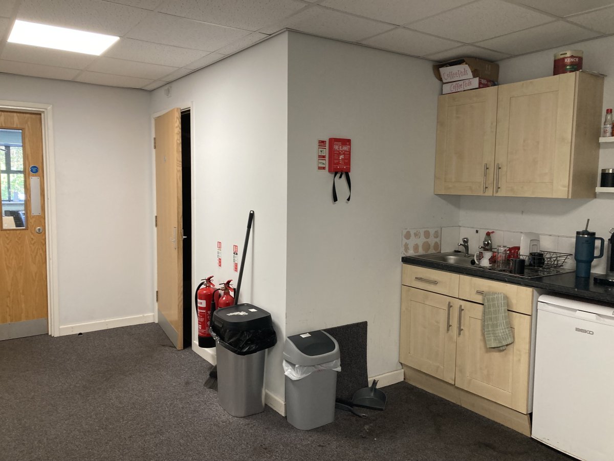 Investment in Killamarsh - photo 3