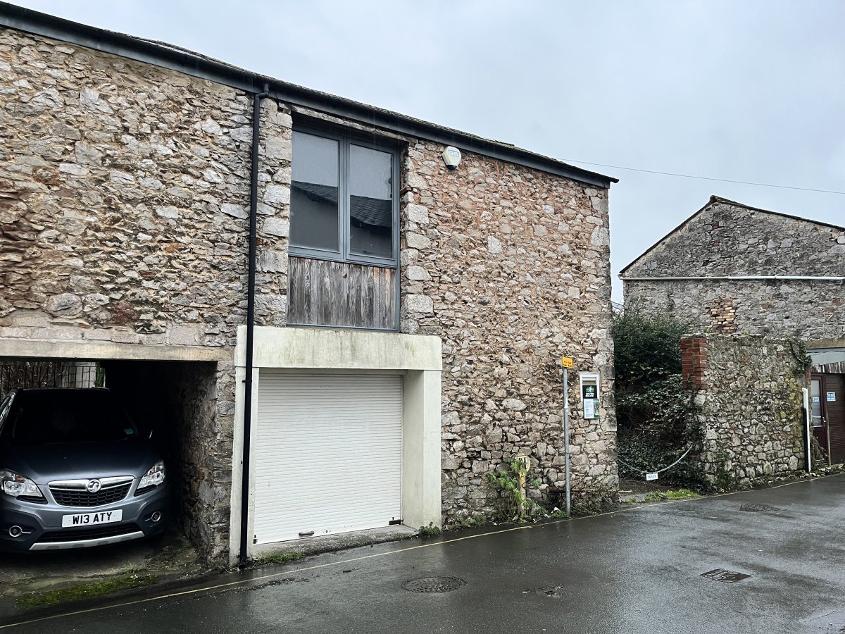 Investment in Newton Abbot - photo 2