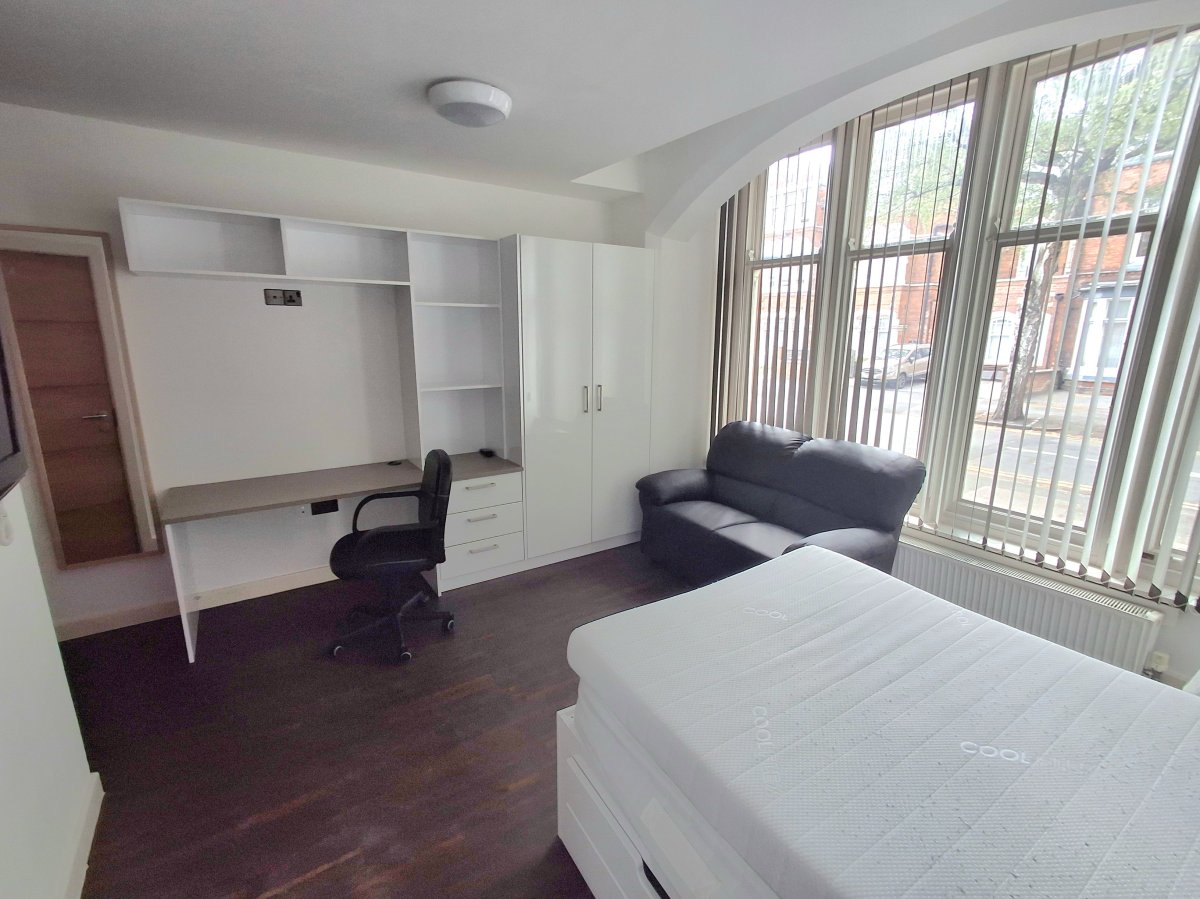 Investment in Leicester - photo 3