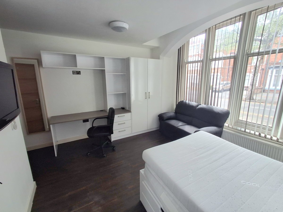 Investment in Leicester - photo 4