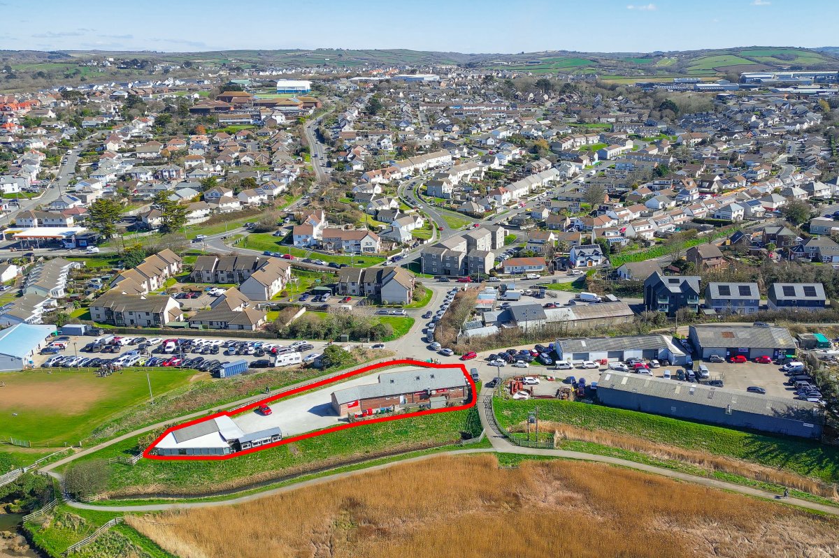 Investment in Bude - photo 3