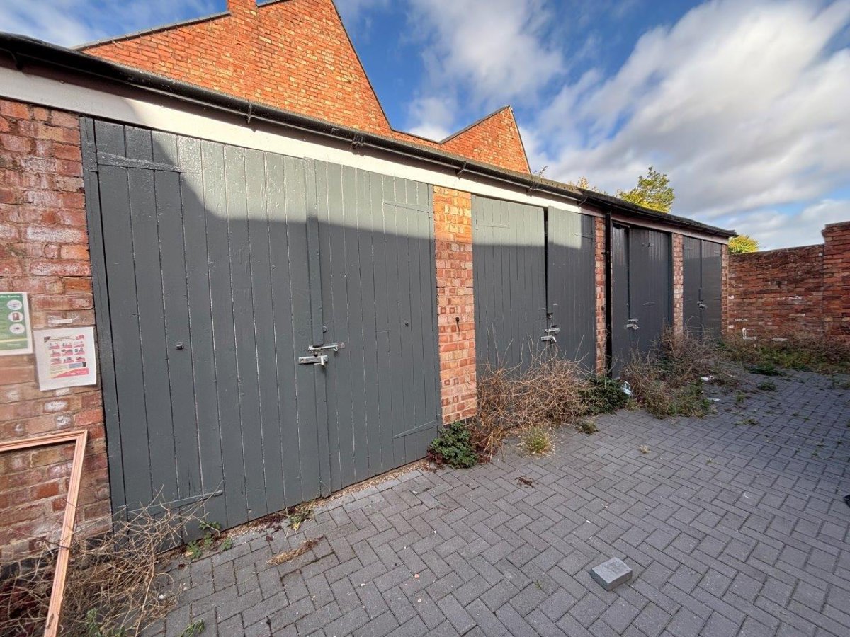 Investment in Leicester - photo 4