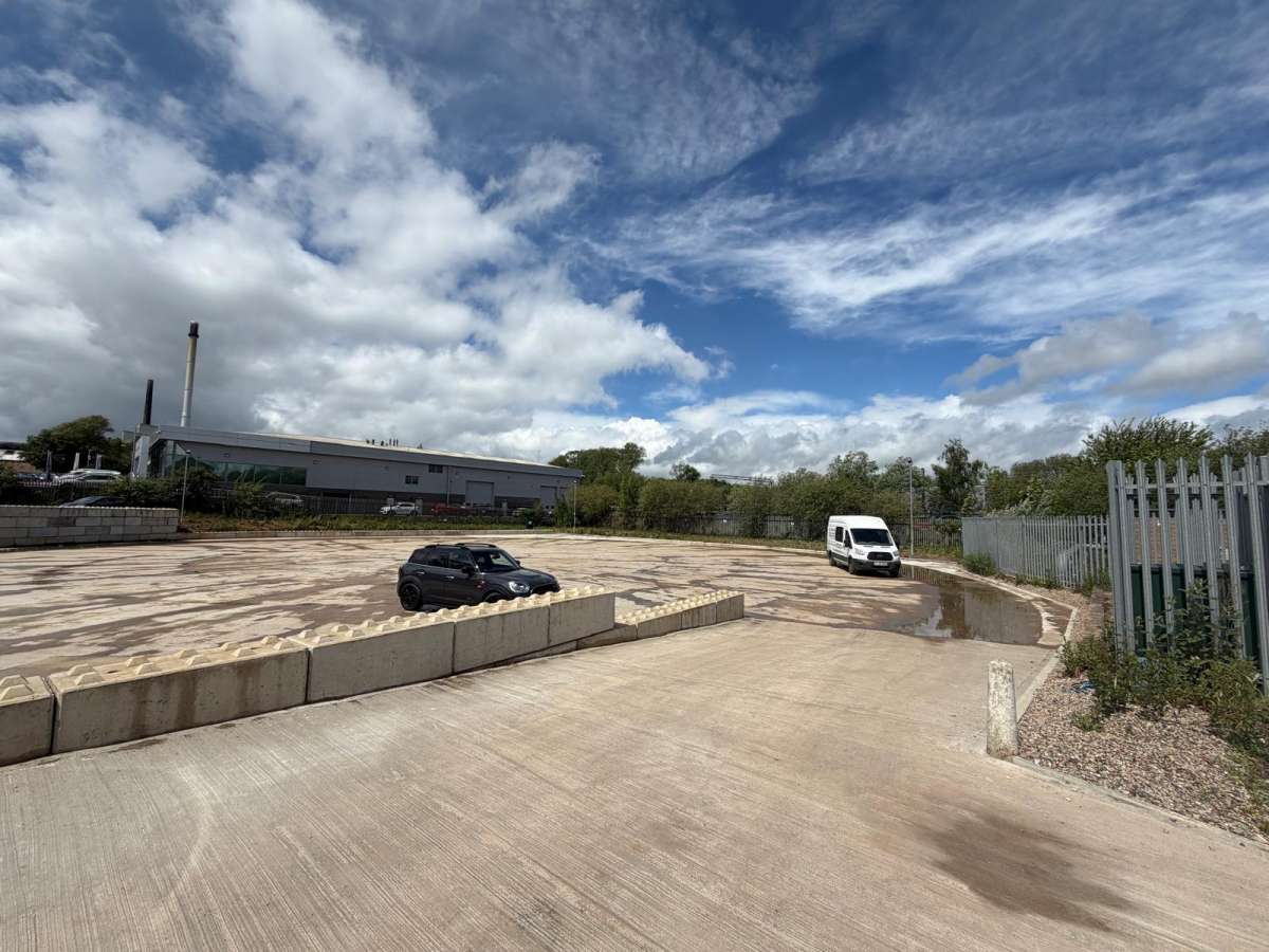 Land in Harlow - photo 4