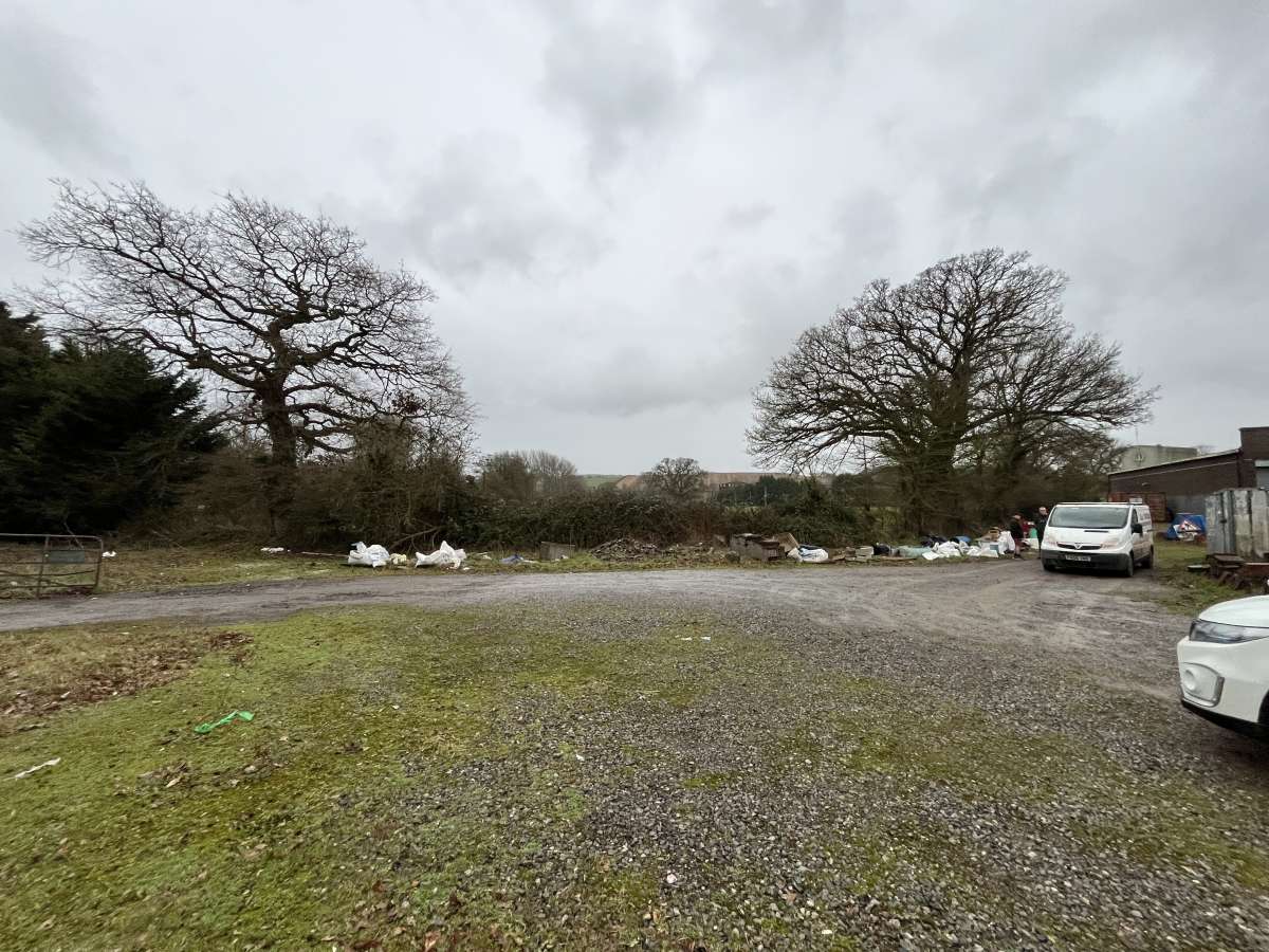 Land in Crediton
