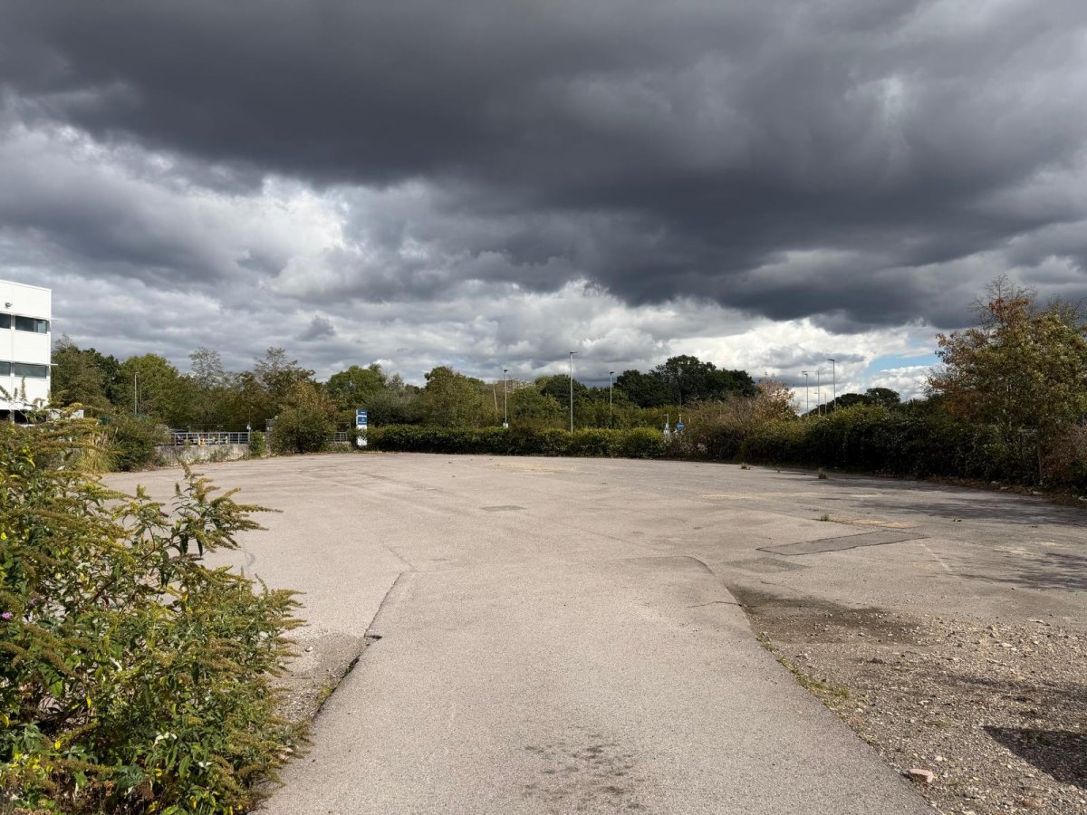 Land in Heathrow Airport - photo 3